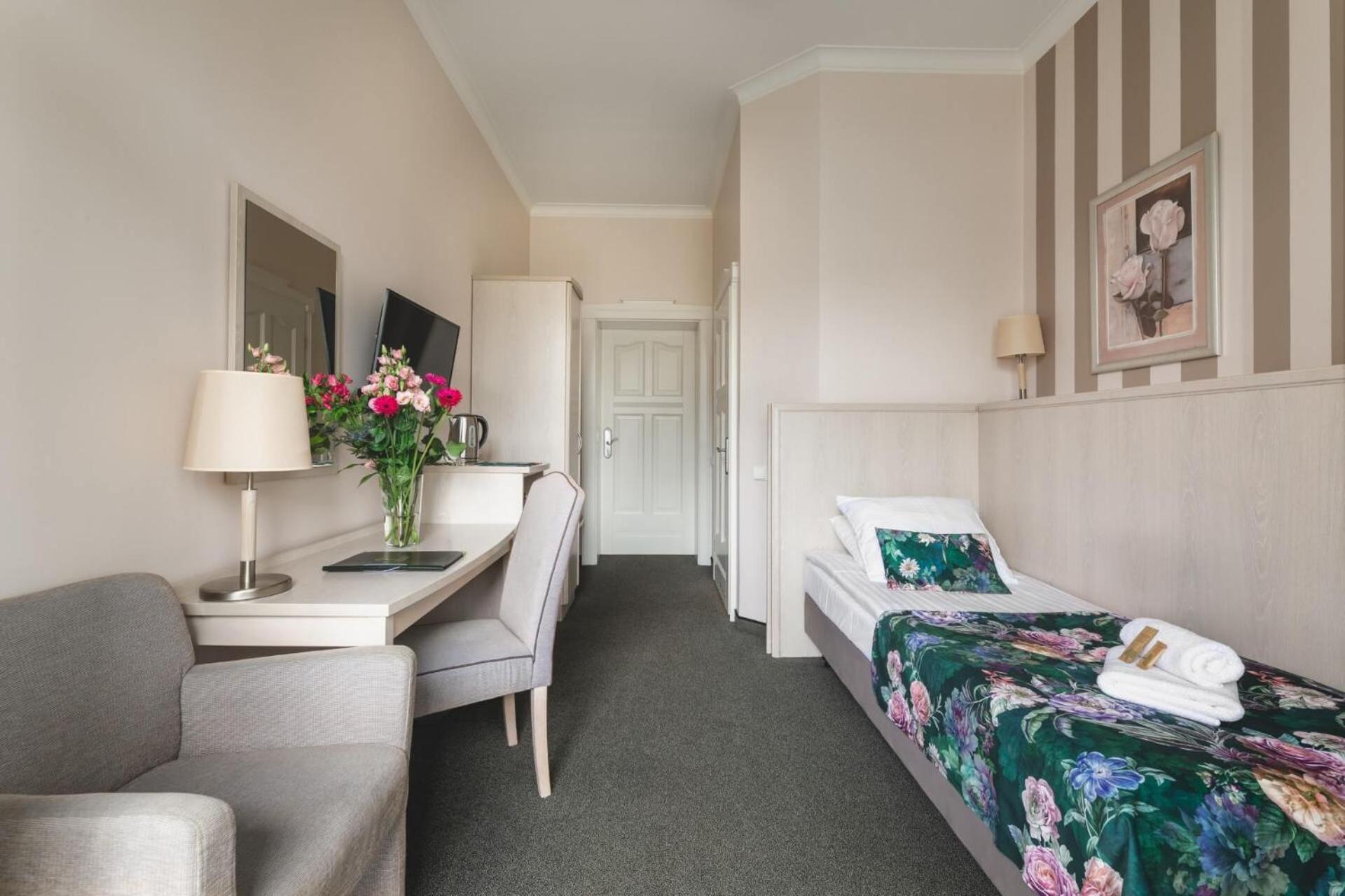 Hotel Amalia Kudowa-Zdrój Exteriör bild