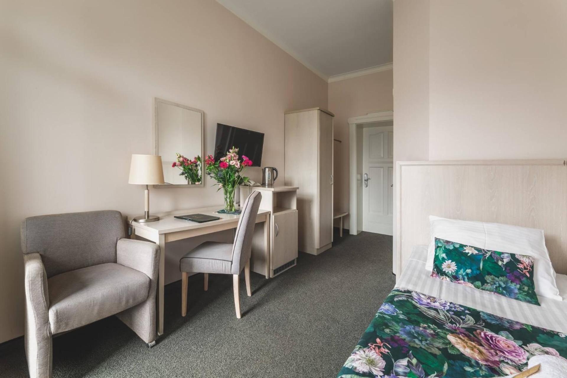 Hotel Amalia Kudowa-Zdrój Exteriör bild