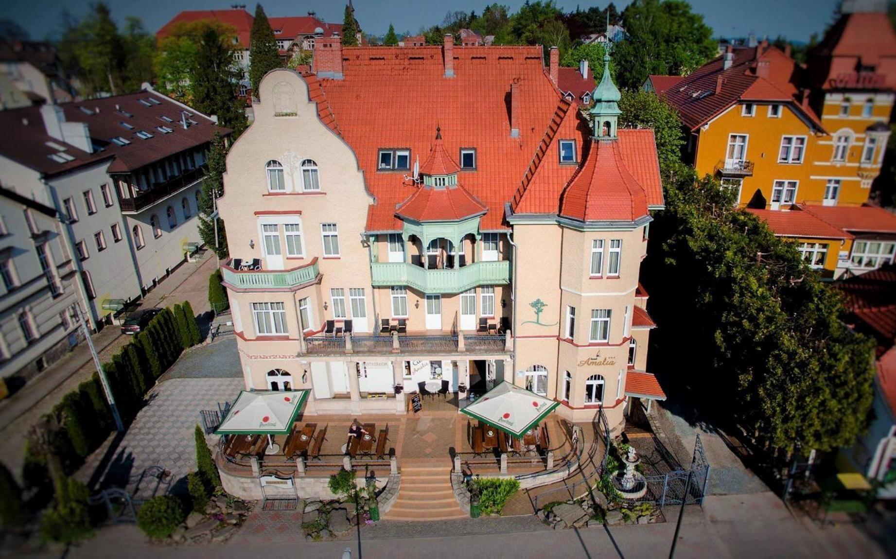 Hotel Amalia Kudowa-Zdrój Exteriör bild