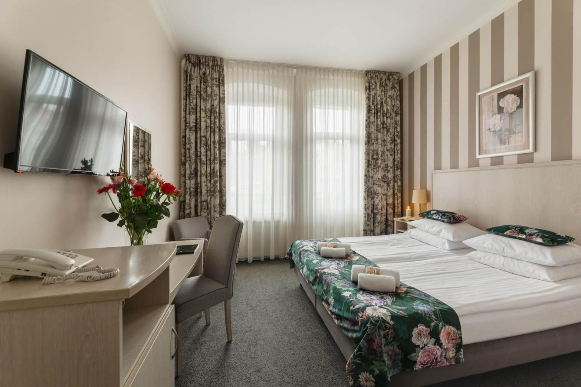 Hotel Amalia Kudowa-Zdrój Exteriör bild