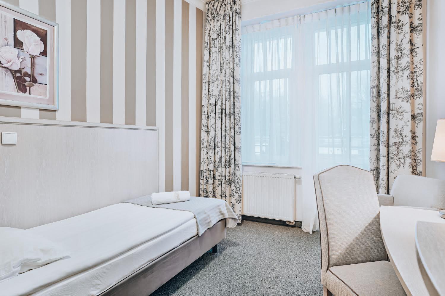 Hotel Amalia Kudowa-Zdrój Exteriör bild